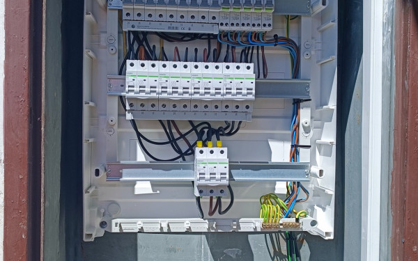 Domové a bytové elektroinštalácie